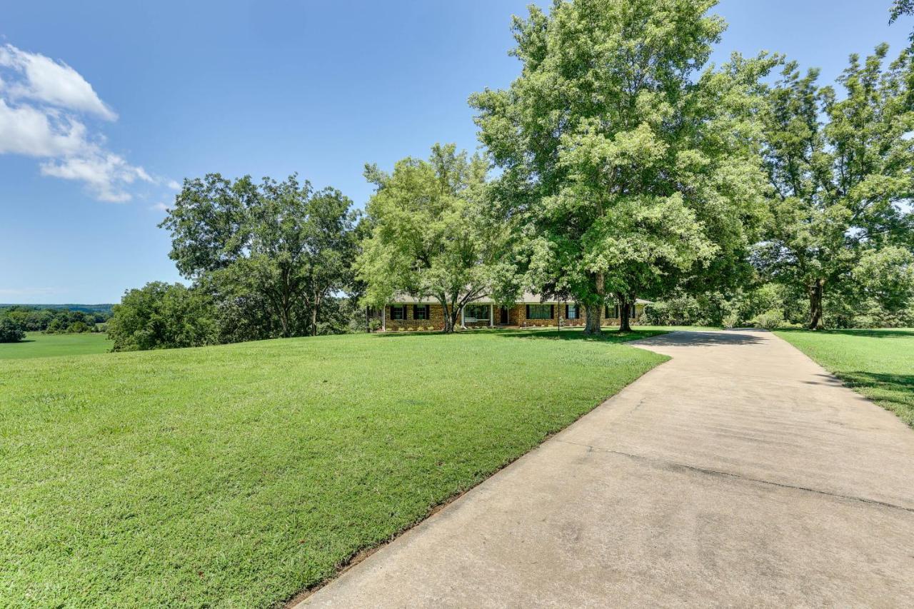 Expansive Fayetteville Retreat 11 Mi To U Of A! Bagian luar foto