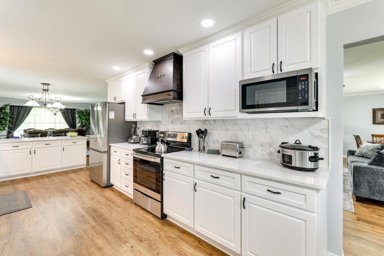 Expansive Fayetteville Retreat 11 Mi To U Of A! Bagian luar foto