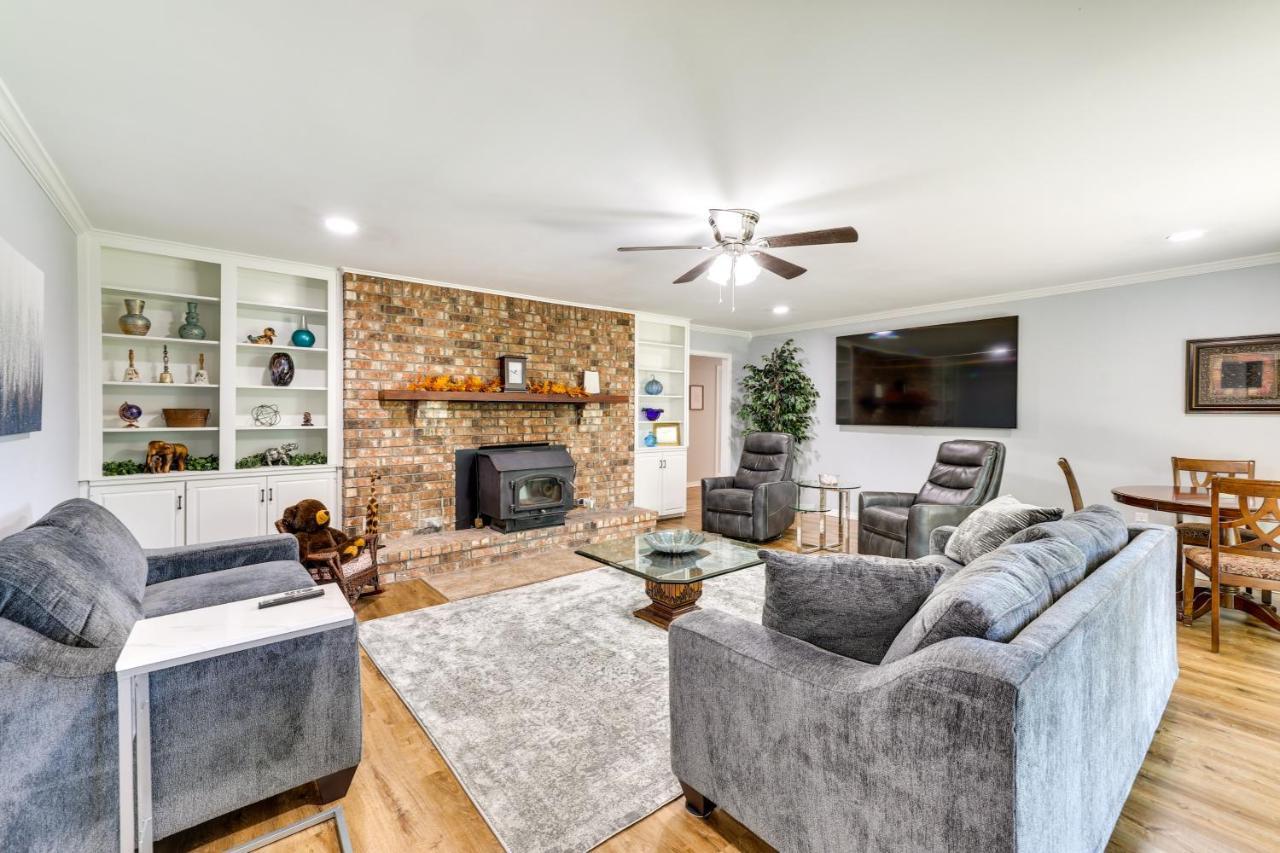 Expansive Fayetteville Retreat 11 Mi To U Of A! Bagian luar foto